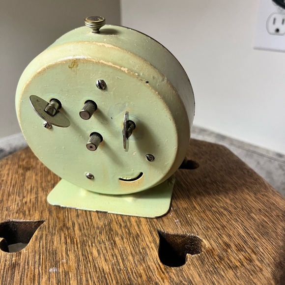 Vintage table top clock Westclox green not ticking - Picture 5 of 5